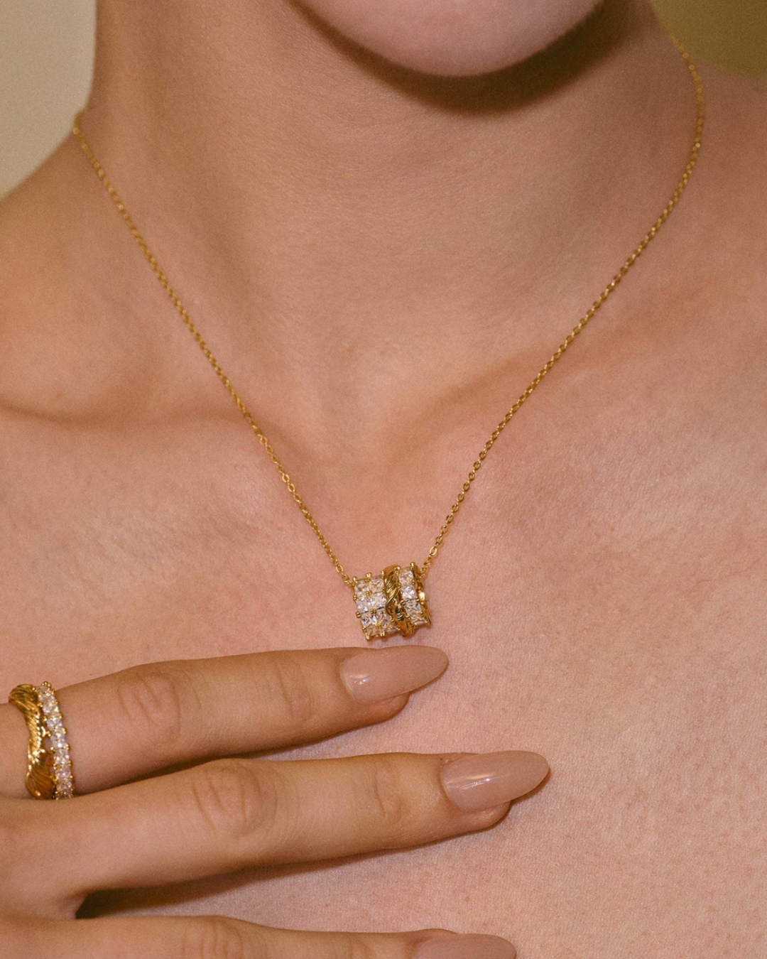 Lattice Pavé Pendant Necklace