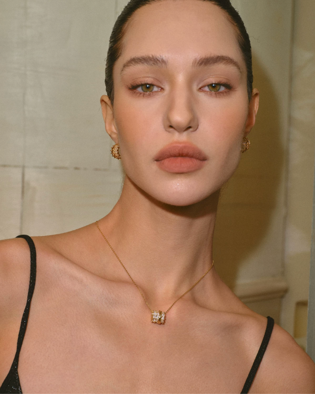 Lattice Pavé Pendant Necklace
