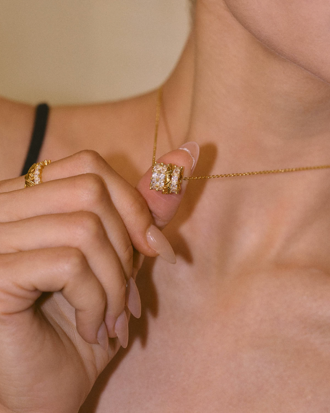 Lattice Pavé Pendant Necklace
