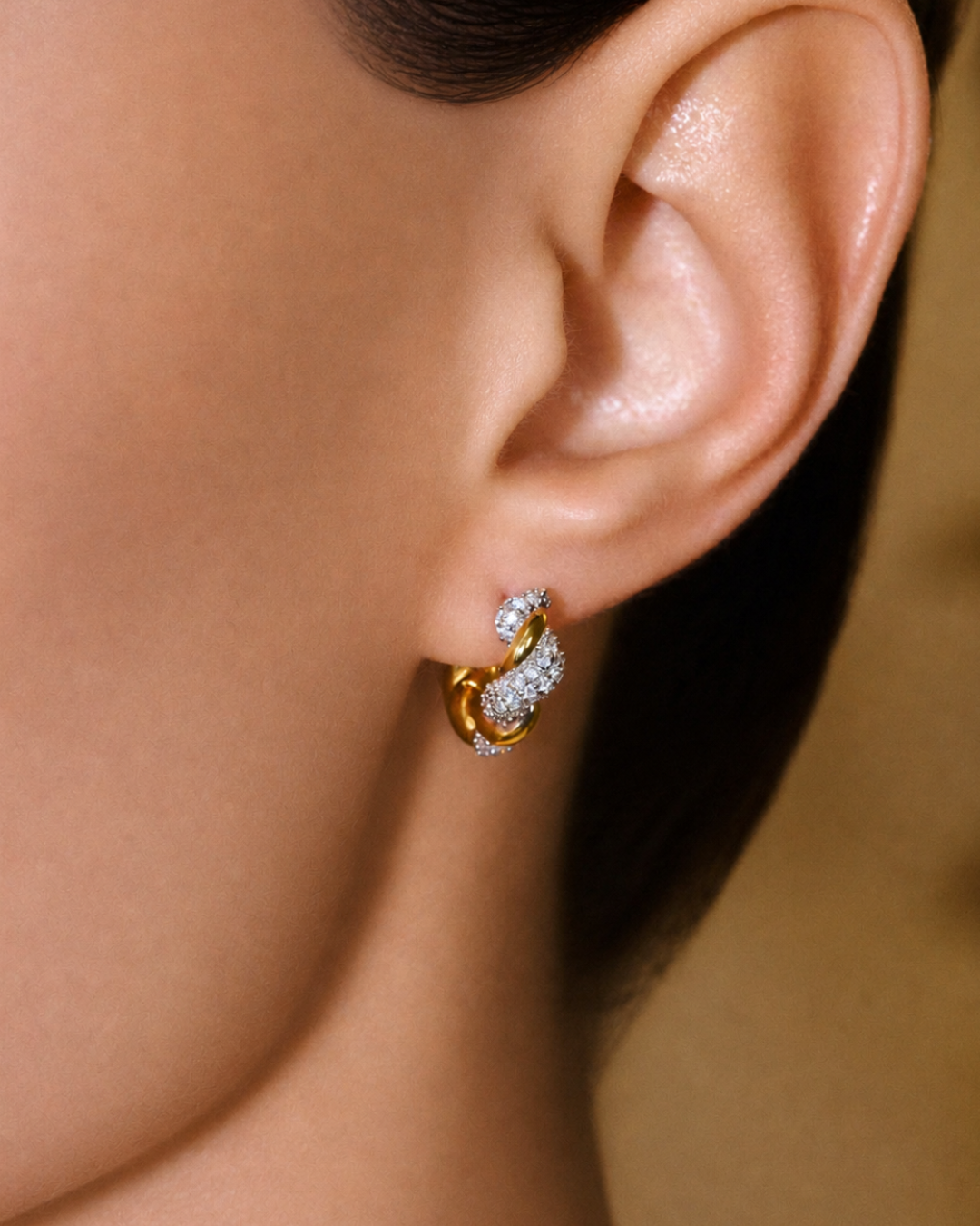 Twist Luxe Hoop