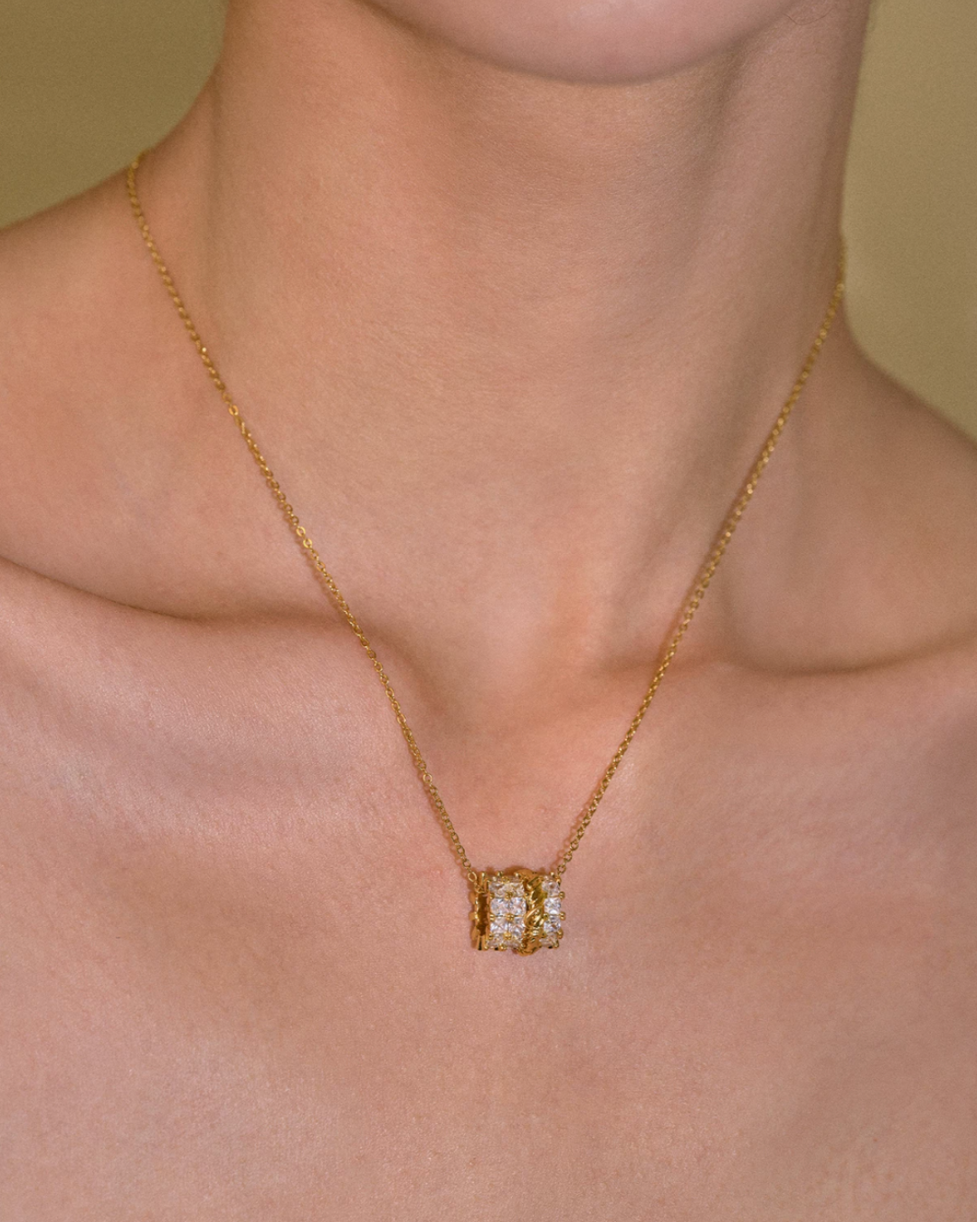 Lattice Pavé Pendant Necklace