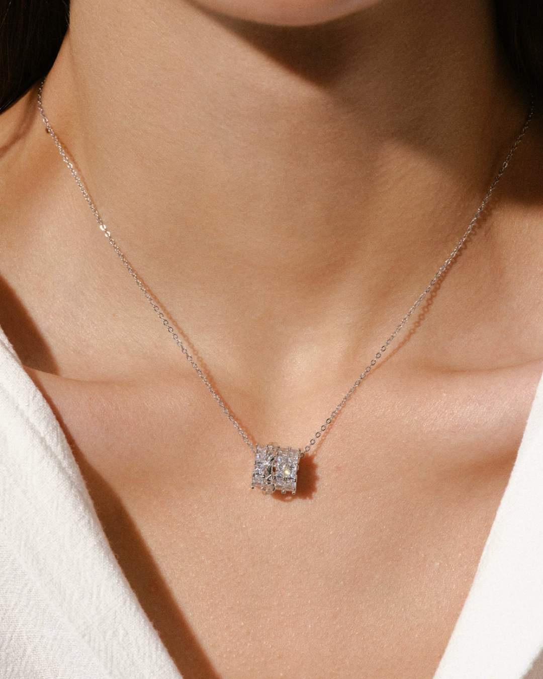 Lattice Pavé Pendant Necklace